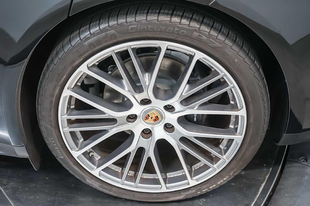 Thumbnail: 2023 Porsche Panamera - 8