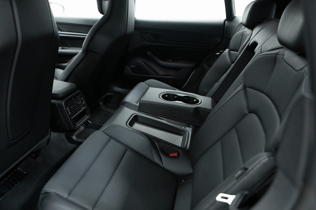 Thumbnail: 2024 Porsche Taycan - 31