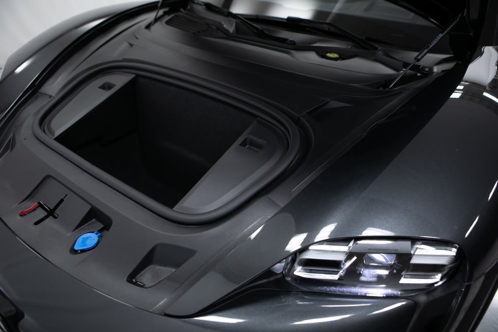 Thumbnail: 2022 Porsche Taycan - 21