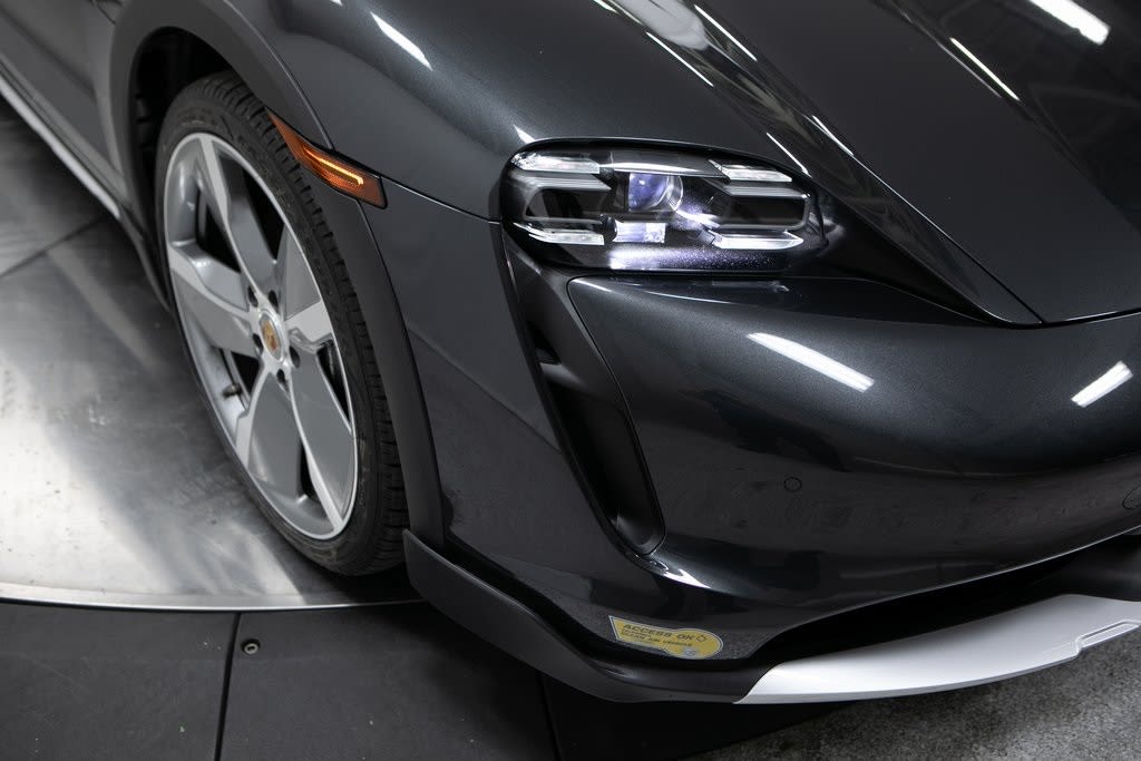 Thumbnail: 2022 Porsche Taycan - 6