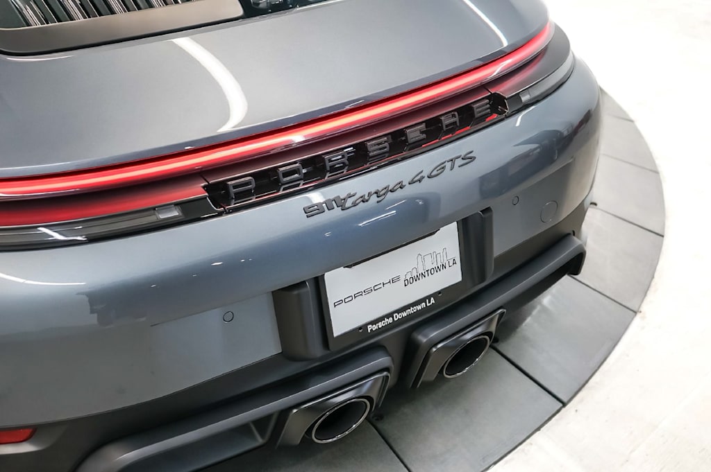 Thumbnail: 2026 Porsche 911 - 18