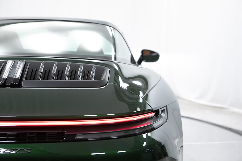 Thumbnail: 2026 Porsche 911 - 18