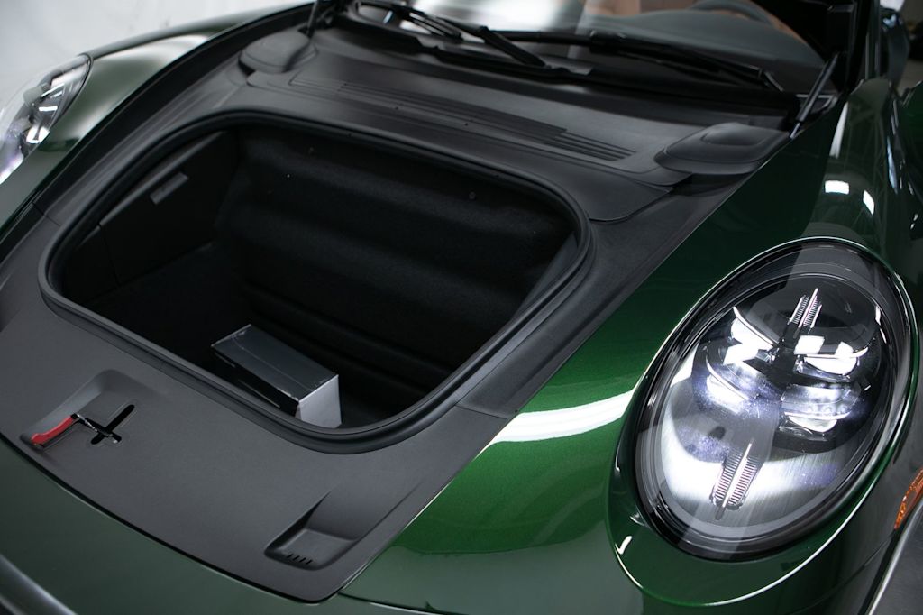 Thumbnail: 2026 Porsche 911 - 32
