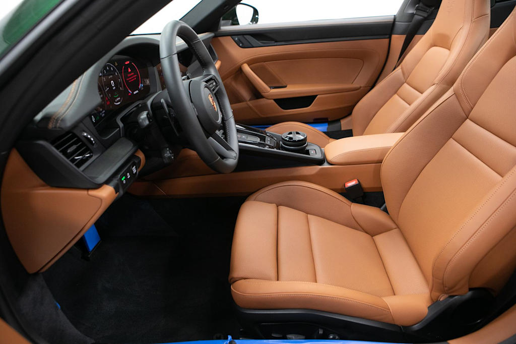 Thumbnail: 2026 Porsche 911 - 8