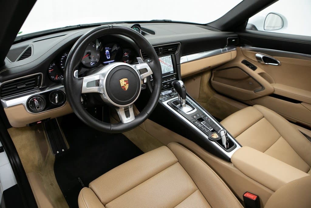 Thumbnail: 2015 Porsche 911 - 2