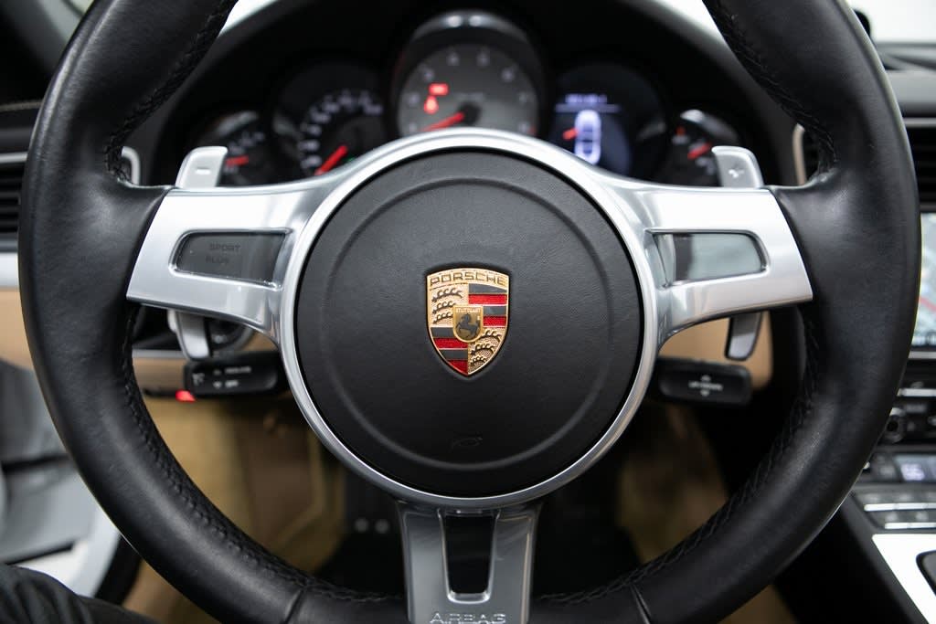 Thumbnail: 2015 Porsche 911 - 12