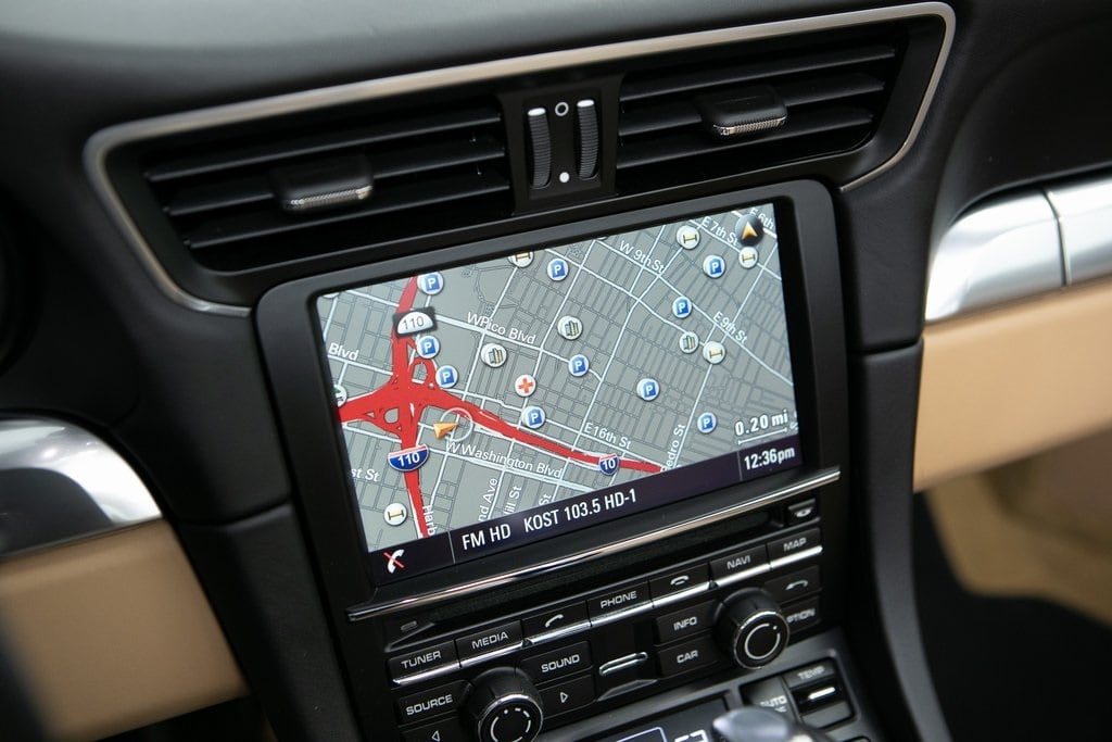 Thumbnail: 2015 Porsche 911 - 13