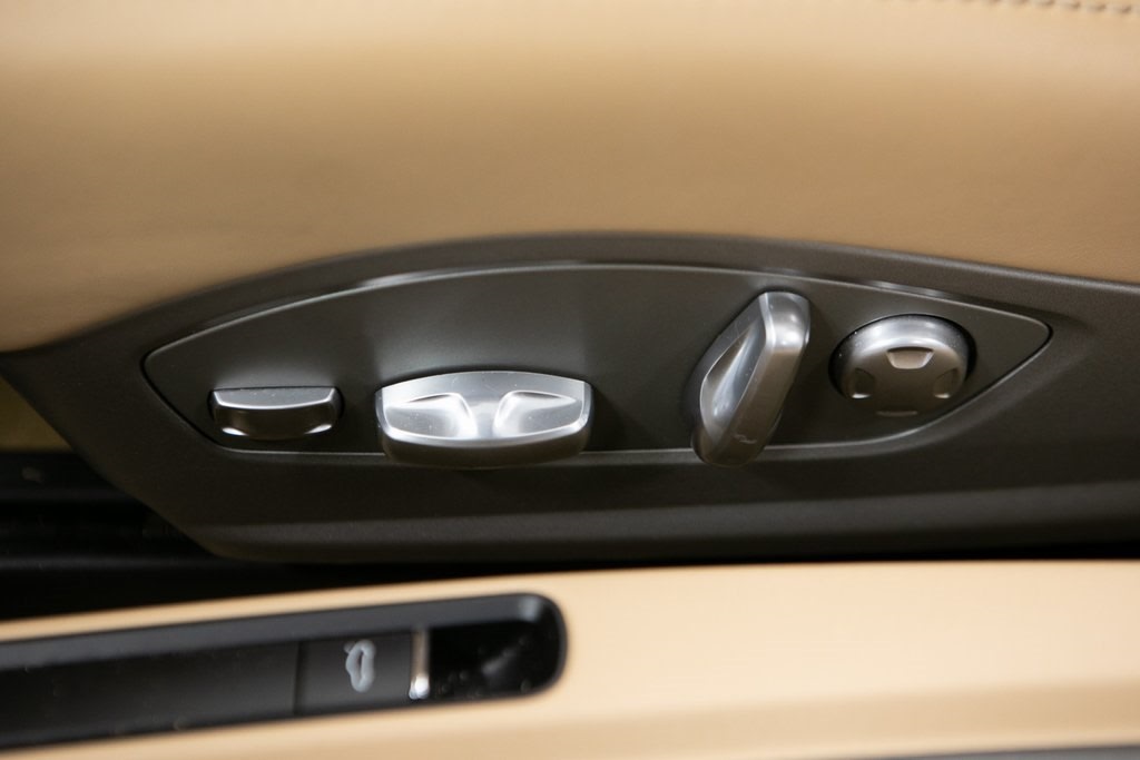 Thumbnail: 2015 Porsche 911 - 20