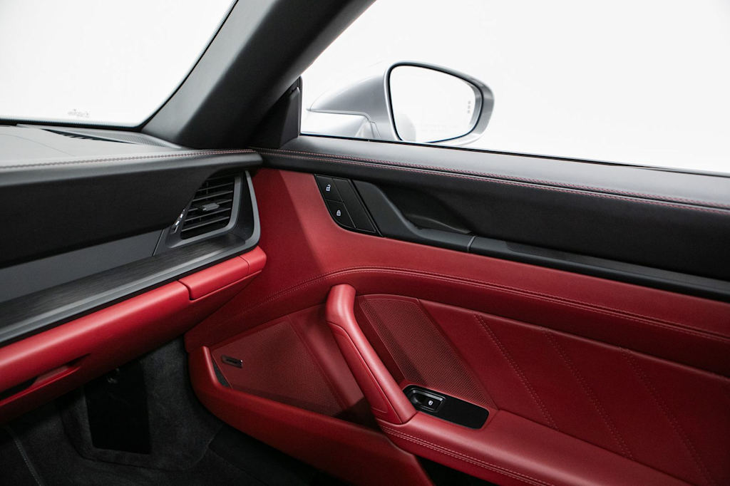 Thumbnail: 2022 Porsche 911 - 31