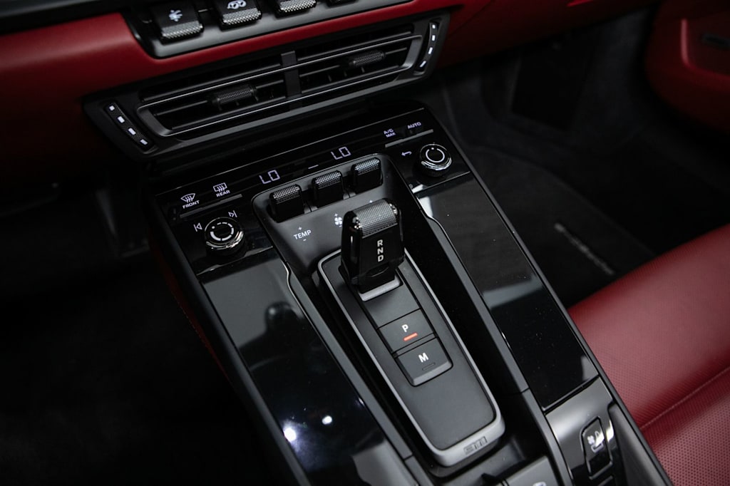 Thumbnail: 2022 Porsche 911 - 14