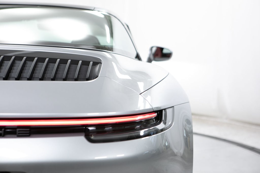 Thumbnail: 2022 Porsche 911 - 23