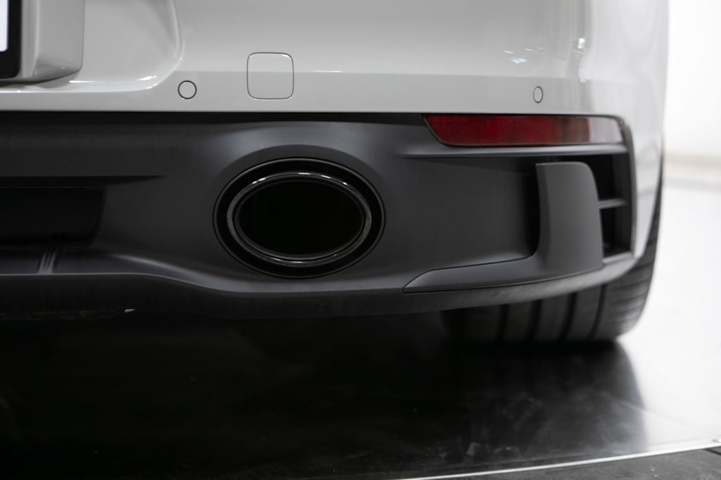 Thumbnail: 2024 Porsche 911 - 18