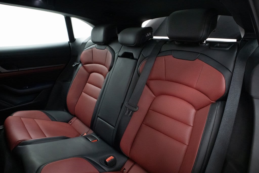 Thumbnail: 2025 Porsche Taycan - 31