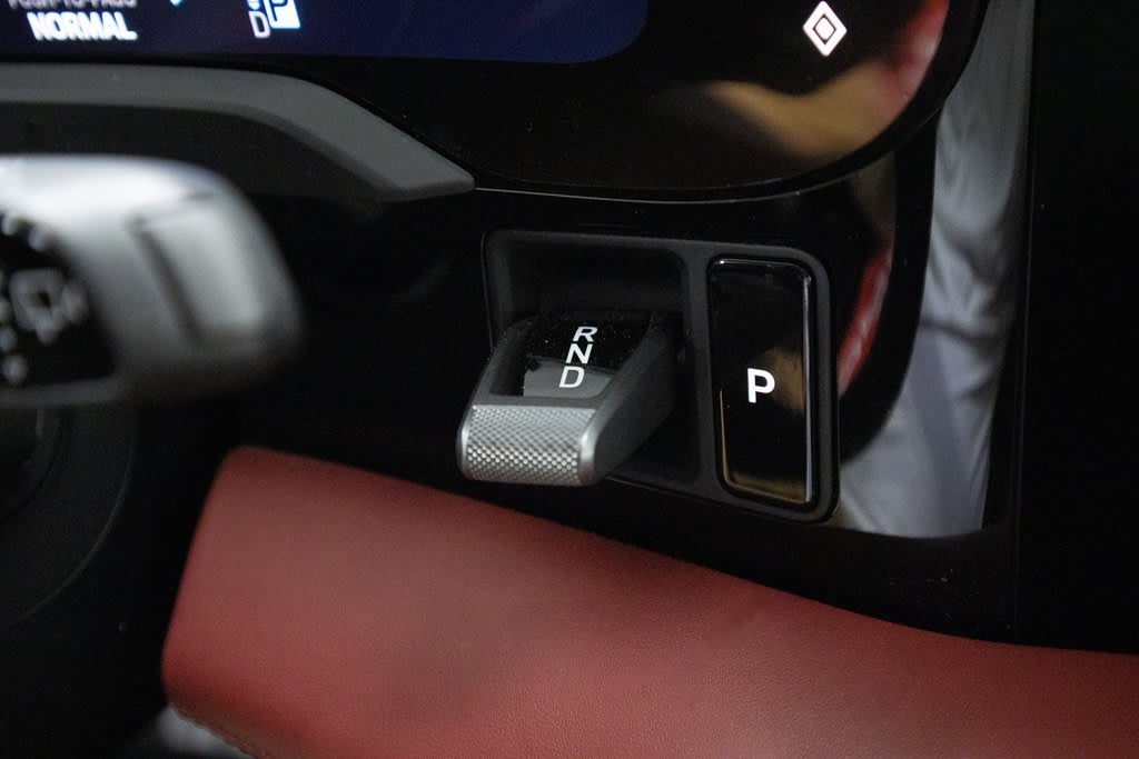 Thumbnail: 2025 Porsche Taycan - 29