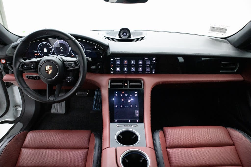 Thumbnail: 2025 Porsche Taycan - 7