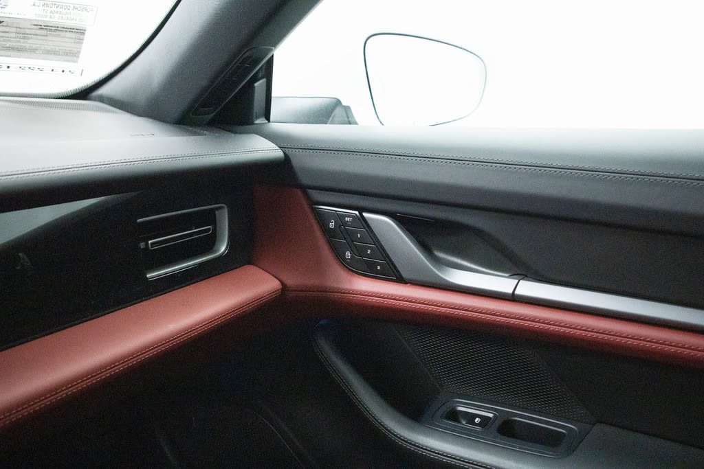 Thumbnail: 2025 Porsche Taycan - 27