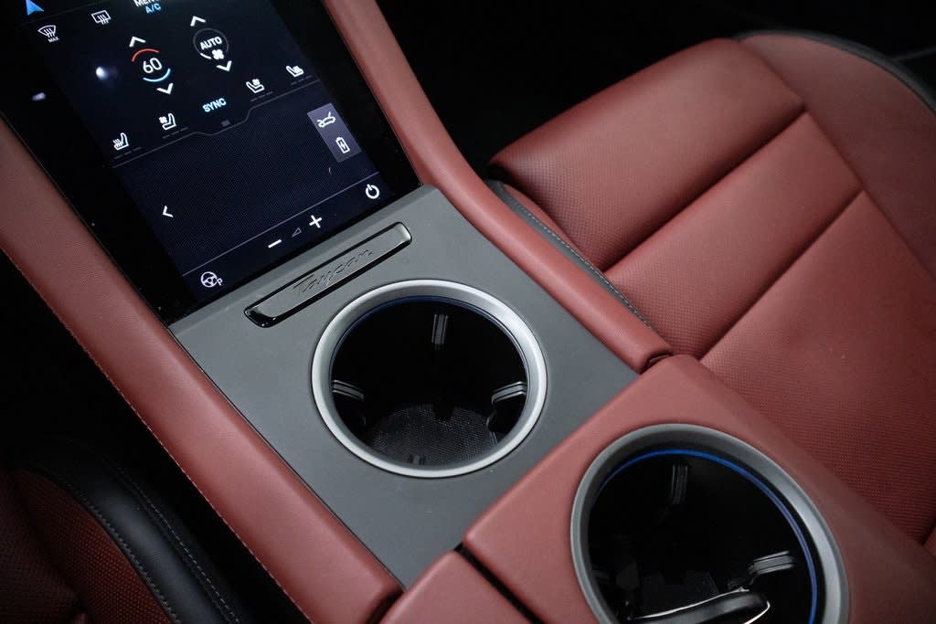 Thumbnail: 2025 Porsche Taycan - 26