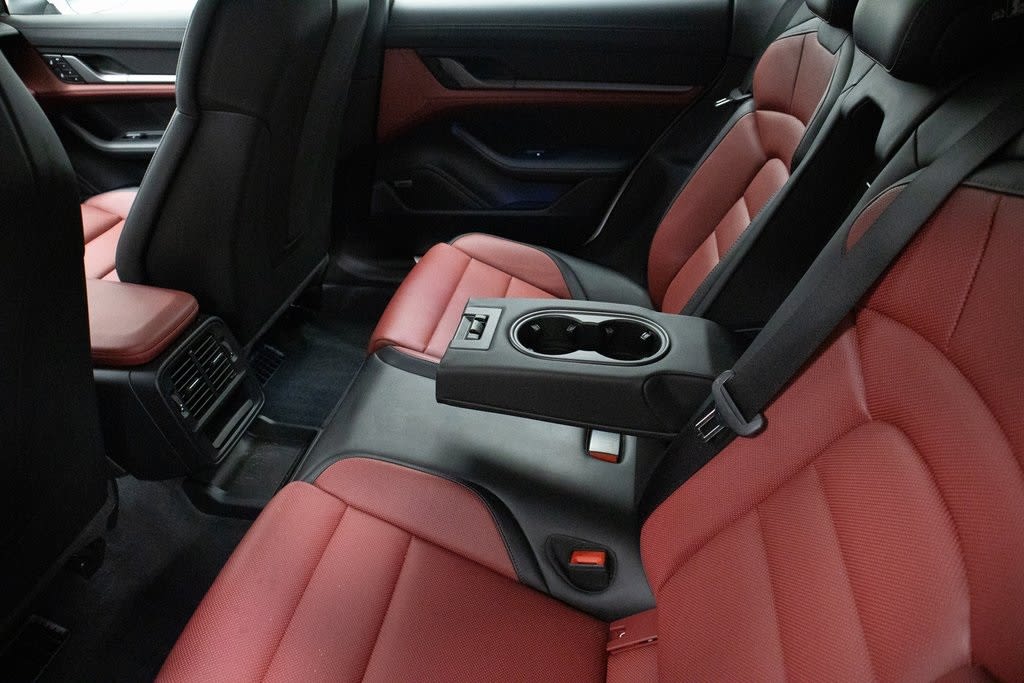 Thumbnail: 2025 Porsche Taycan - 30