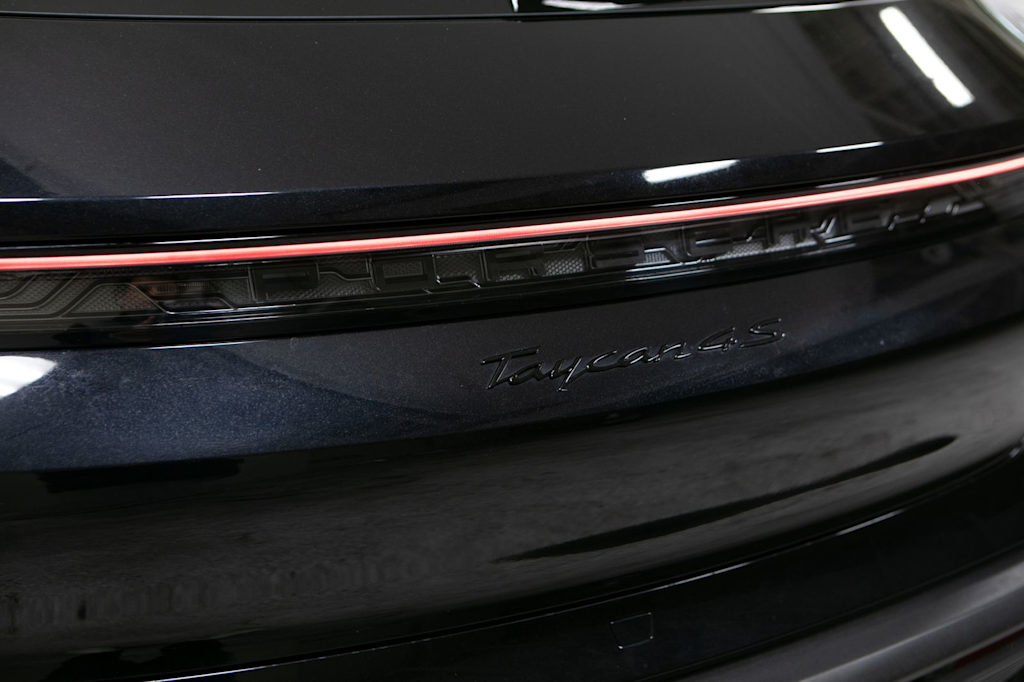 Thumbnail: 2023 Porsche Taycan - 24