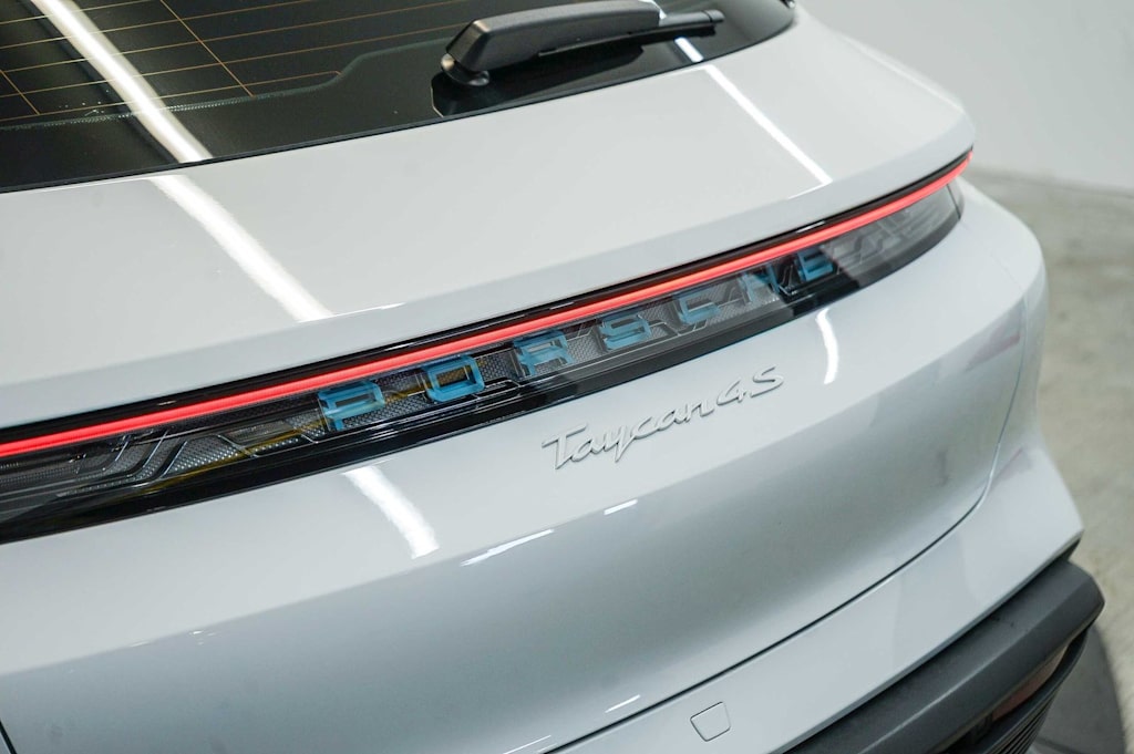 Thumbnail: 2023 Porsche Taycan - 6
