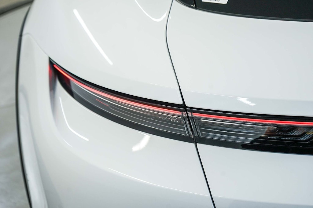 Thumbnail: 2023 Porsche Taycan - 20
