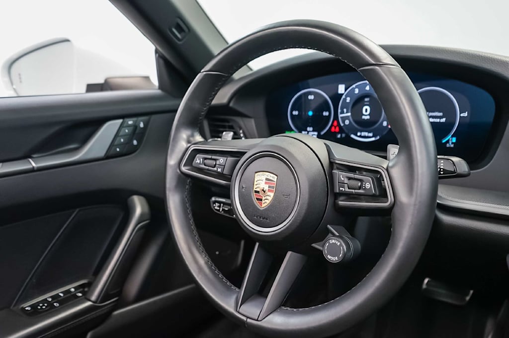 Thumbnail: 2025 Porsche 911 - 11