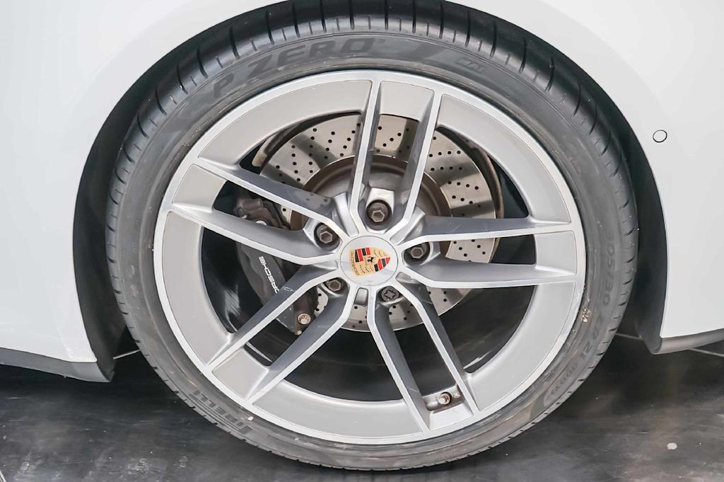 Thumbnail: 2025 Porsche 911 - 7