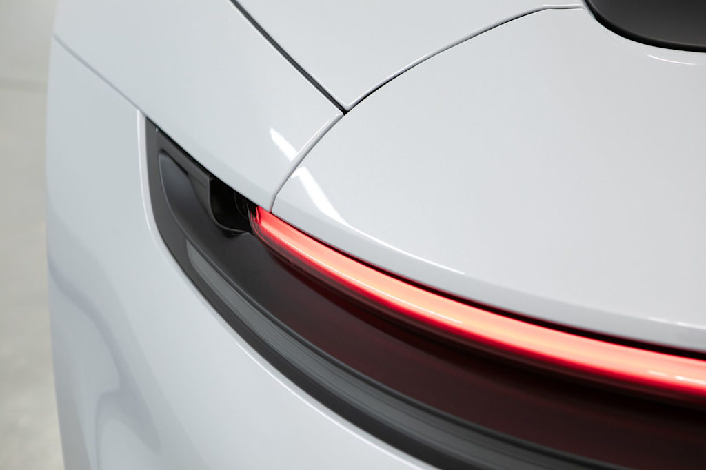 Thumbnail: 2026 Porsche 911 - 30