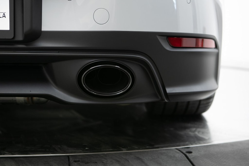 Thumbnail: 2026 Porsche 911 - 32