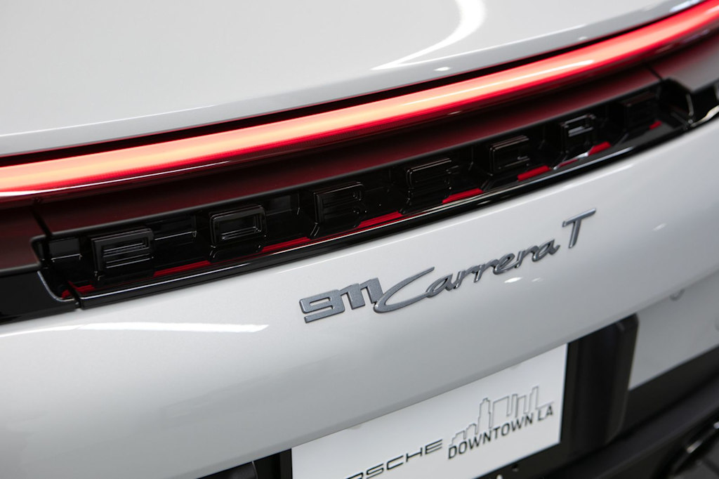 Thumbnail: 2026 Porsche 911 - 31