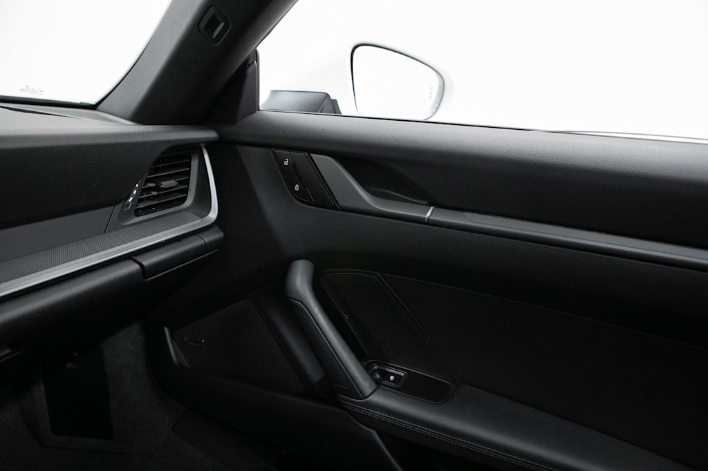 Thumbnail: 2025 Porsche 911 - 32
