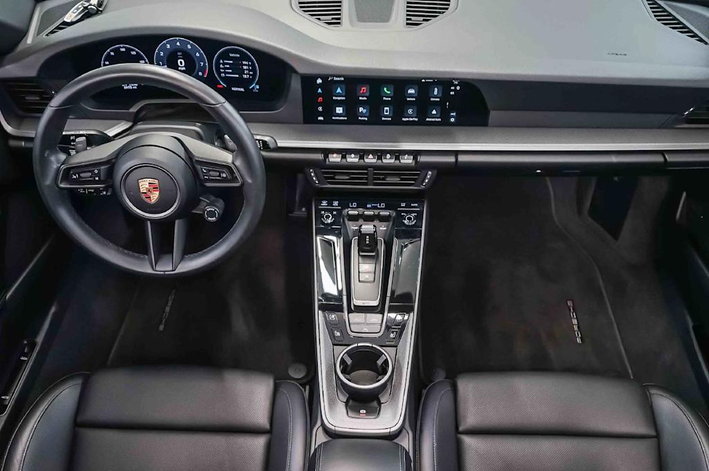 Thumbnail: 2025 Porsche 911 - 11