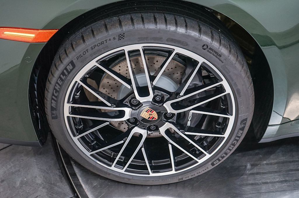 Thumbnail: 2026 Porsche 911 - 21