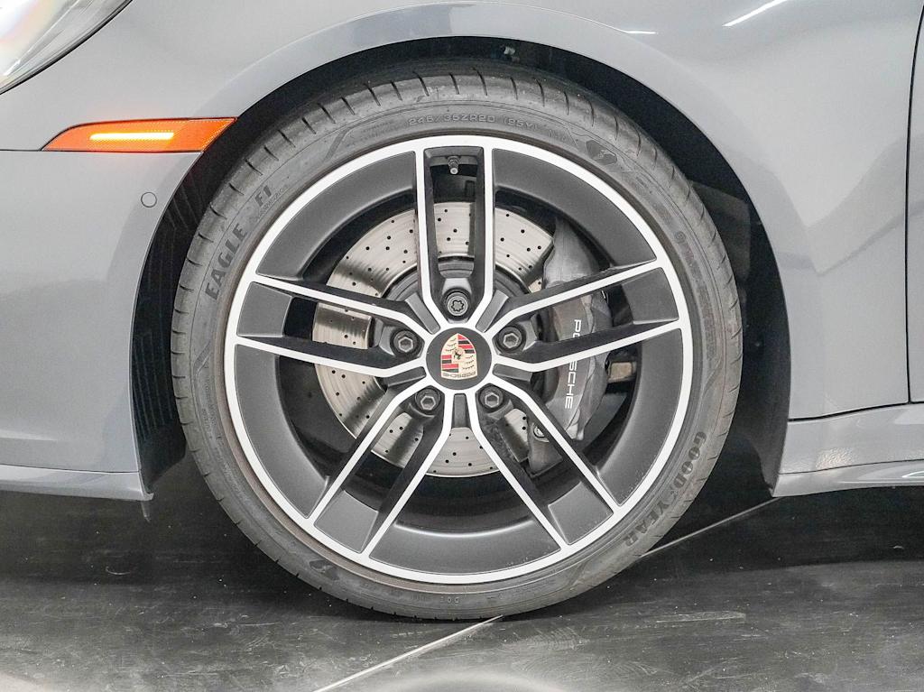 Thumbnail: 2025 Porsche 911 - 6