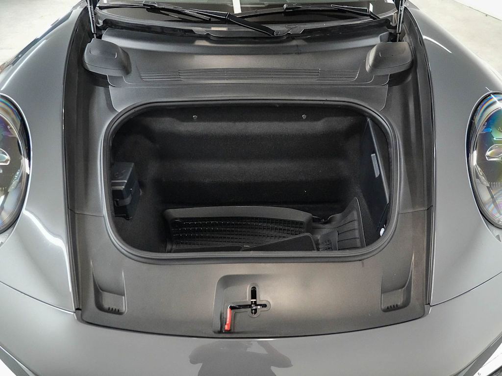 Thumbnail: 2025 Porsche 911 - 30