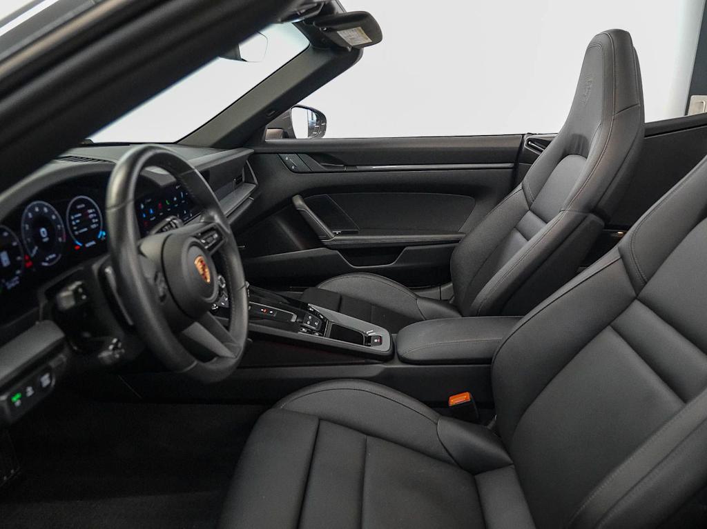 Thumbnail: 2025 Porsche 911 - 23