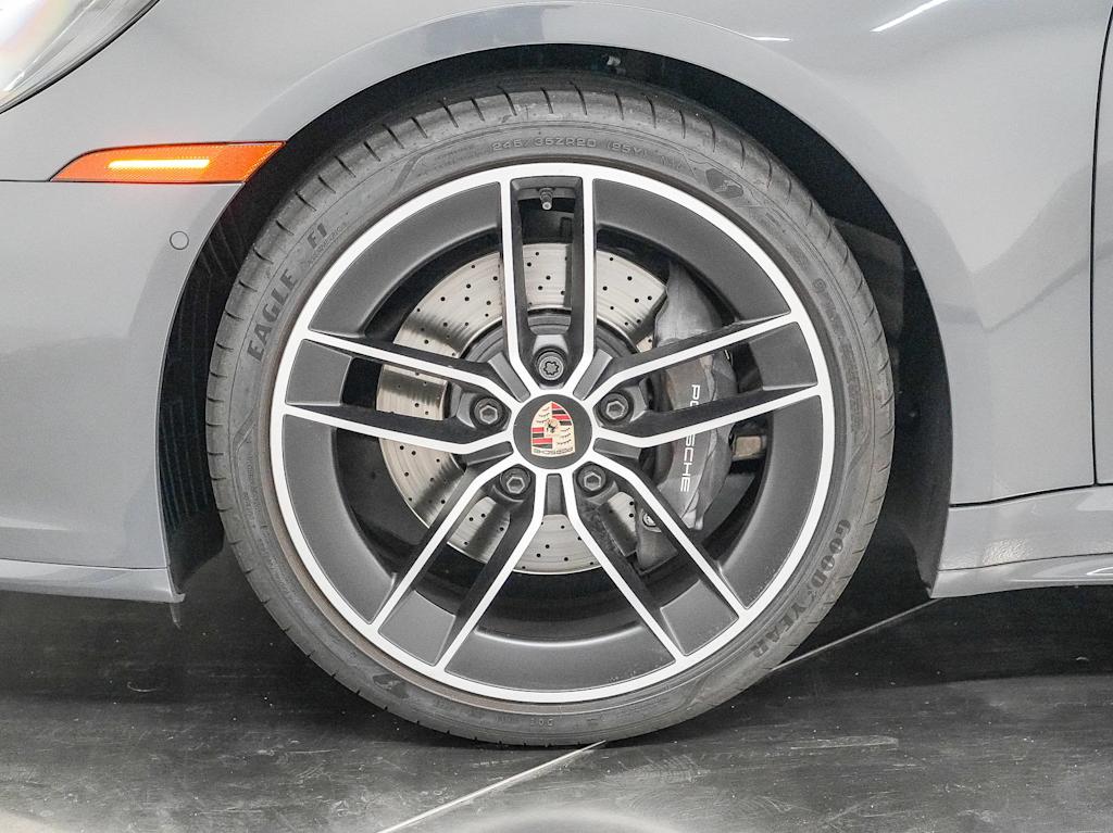 Thumbnail: 2025 Porsche 911 - 6