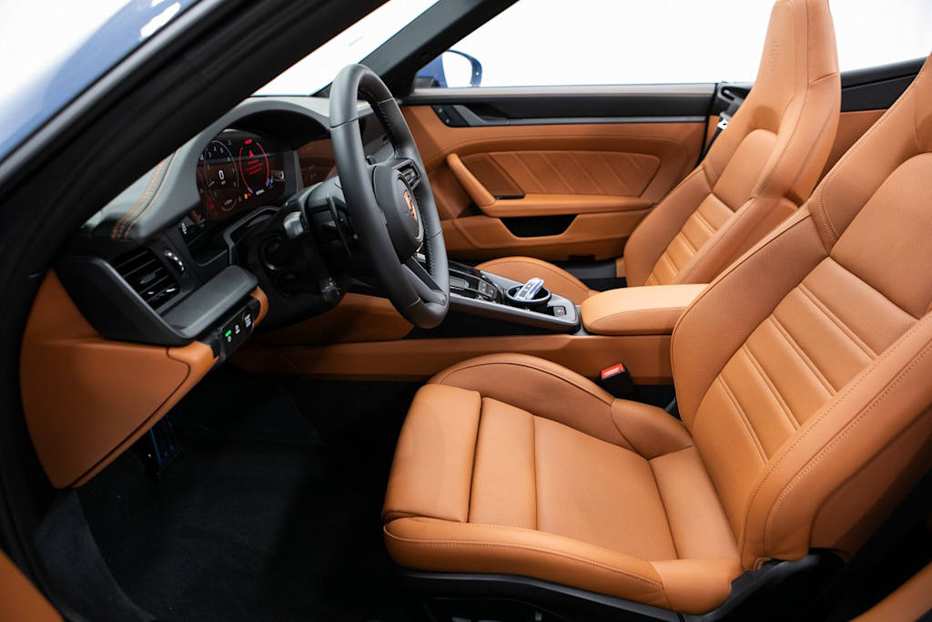 Thumbnail: 2026 Porsche 911 - 8