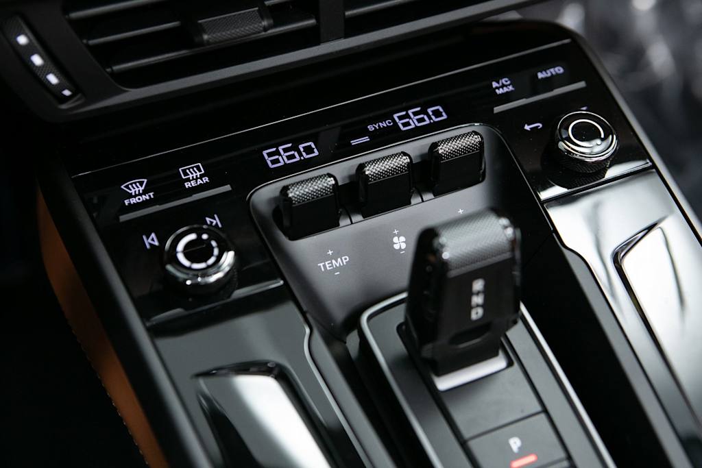 Thumbnail: 2026 Porsche 911 - 21