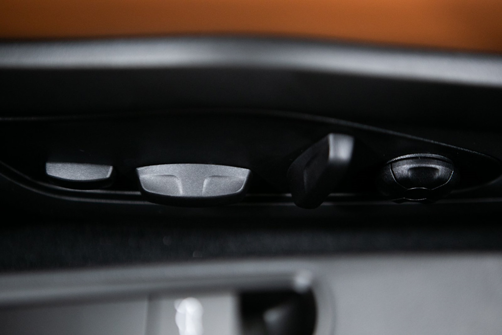 Thumbnail: 2026 Porsche 911 - 16