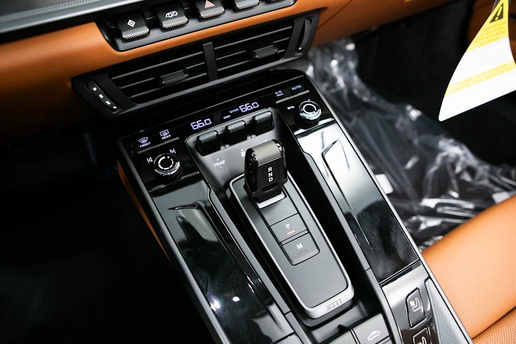 Thumbnail: 2026 Porsche 911 - 10