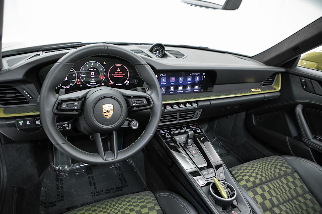 Thumbnail: 2026 Porsche 911 - 8