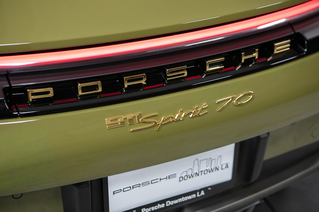 Thumbnail: 2026 Porsche 911 - 22