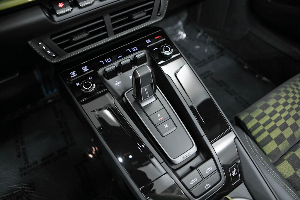 Thumbnail: 2026 Porsche 911 - 14
