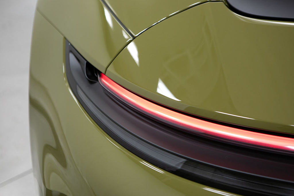 Thumbnail: 2026 Porsche 911 - 21