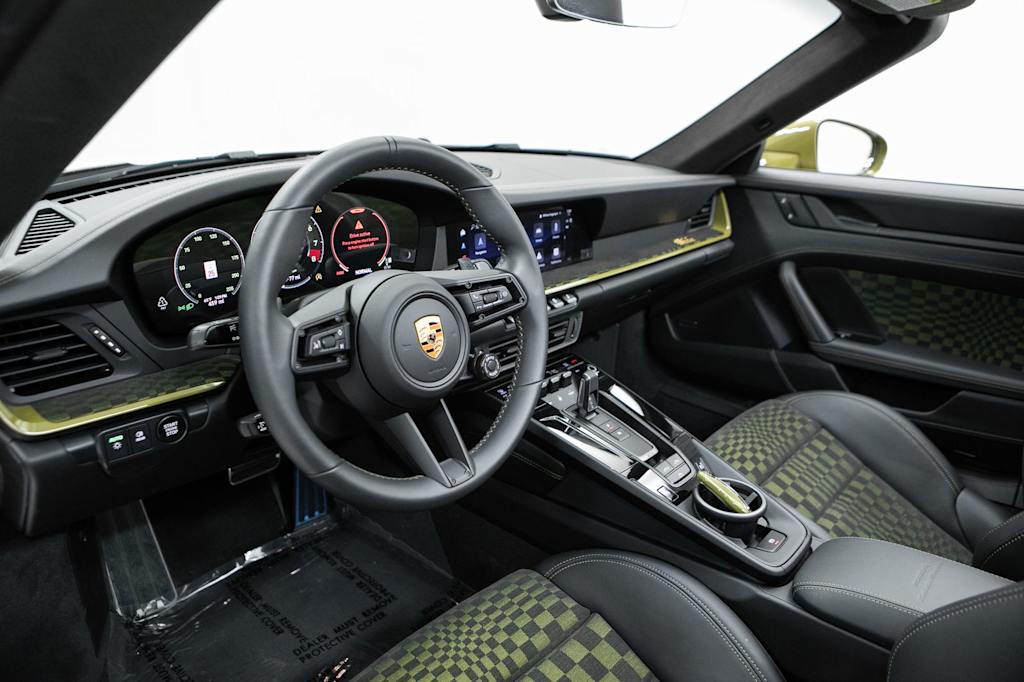 Thumbnail: 2026 Porsche 911 - 2