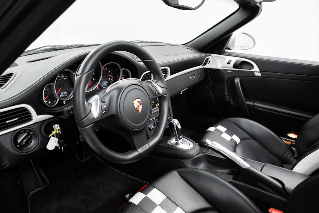 Thumbnail: 2011 Porsche 911 - 2