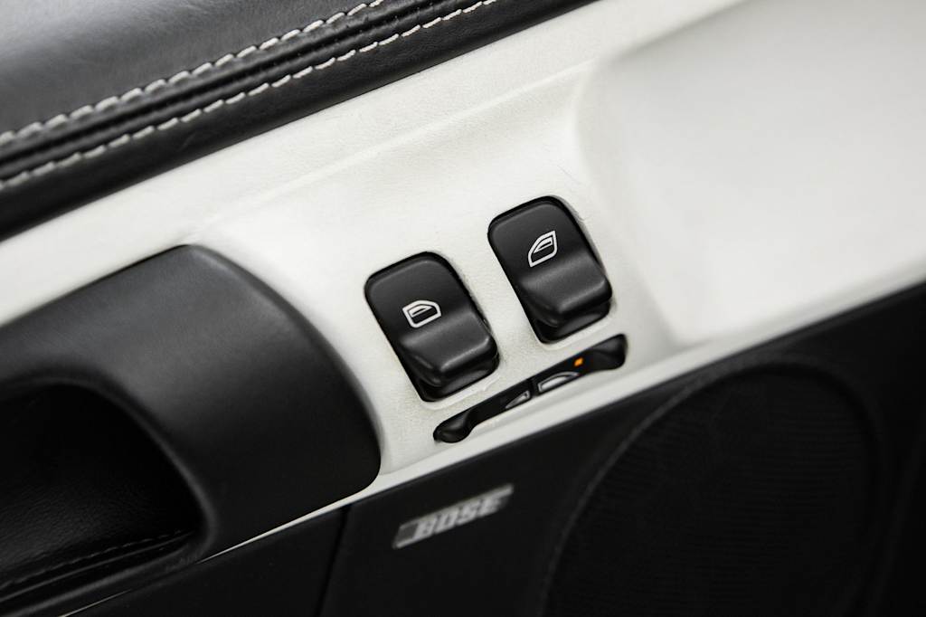 Thumbnail: 2011 Porsche 911 - 21
