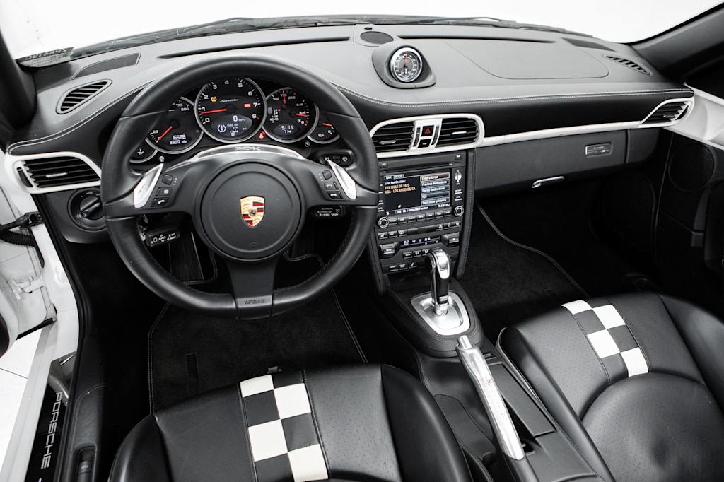 Thumbnail: 2011 Porsche 911 - 6