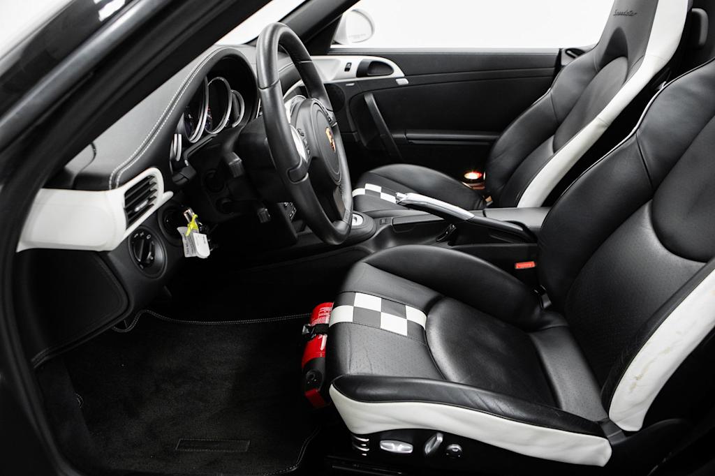Thumbnail: 2011 Porsche 911 - 8